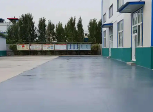 清远彩色路面喷涂翻新的材料对冬季